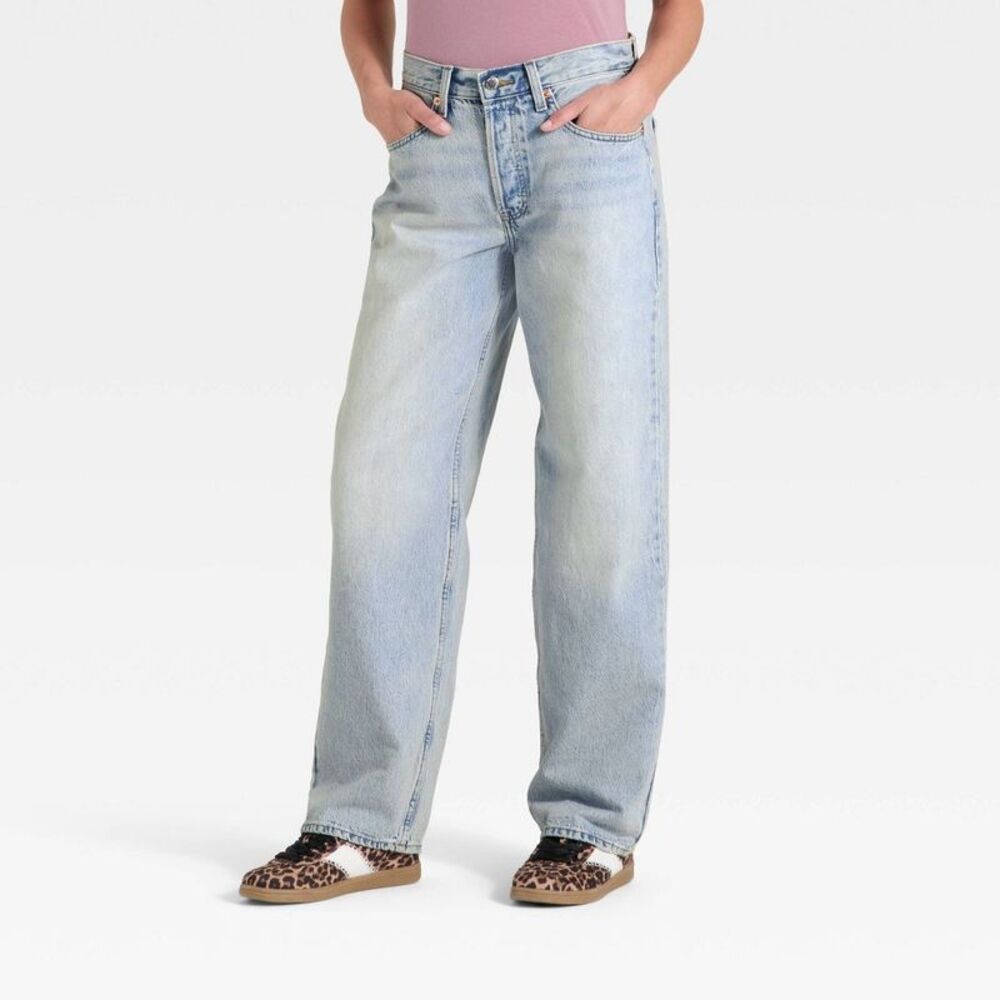 Women's Mid-Rise 90's Baggy Denim Jeans - Universal Thread Light Wash 12 Short